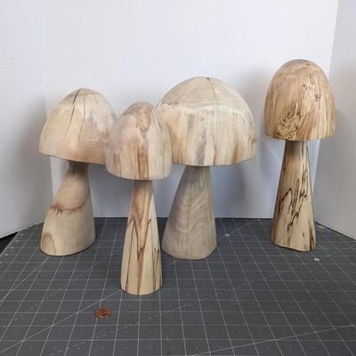 Wooden Mushrooms Sculpture