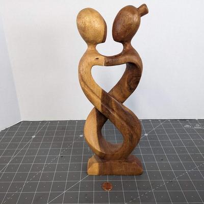 Wooden Love Couple Sculpture