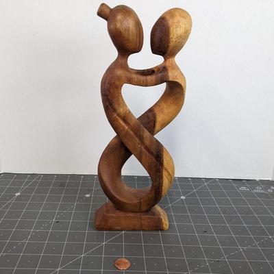 Wooden Love Couple Sculpture