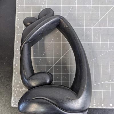 Kissing Sculpture