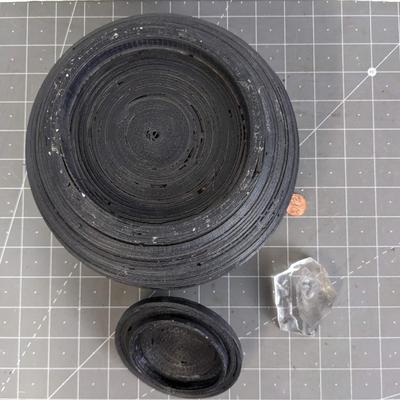 Black Pot and Mats Jonasson Wolf Lead Crystal with Sweden Original Sticker