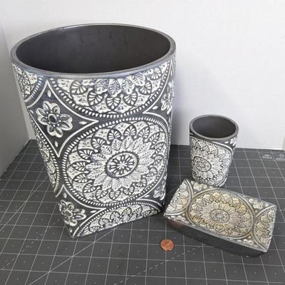 White & Gray Mandala Bathroom Accessories