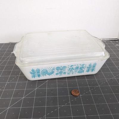 Vintage Pyrex Casserole Dish