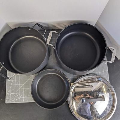 Kitchen Pot Set - 2 pots, 1 lid, 1 pan
