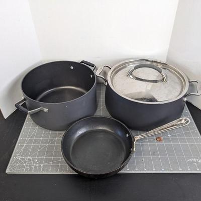 Kitchen Pot Set - 2 pots, 1 lid, 1 pan