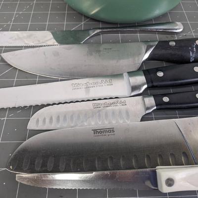 Mismatched knives and Mixing Bowl