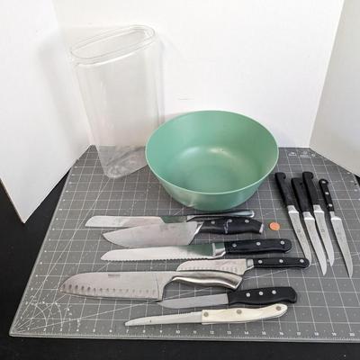 Mismatched knives and Mixing Bowl