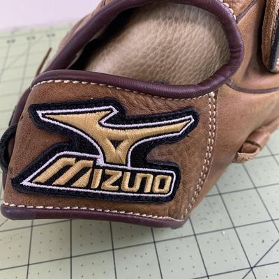 Mizuno Baseball Glove