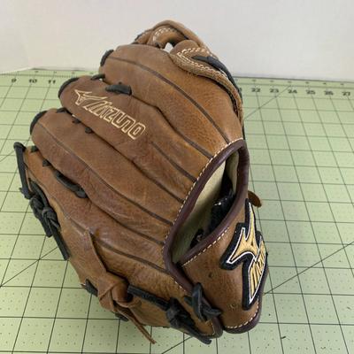 Mizuno Baseball Glove