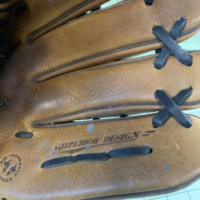 Mizuno Baseball Glove