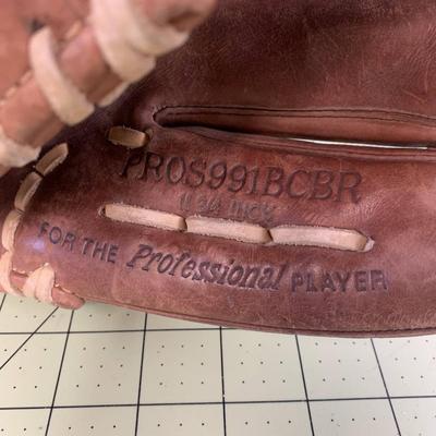 Rawlings Baseball Glove
