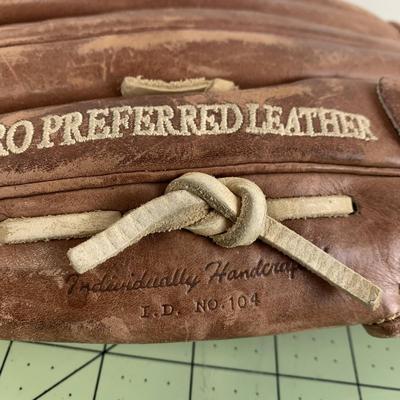 Rawlings Baseball Glove