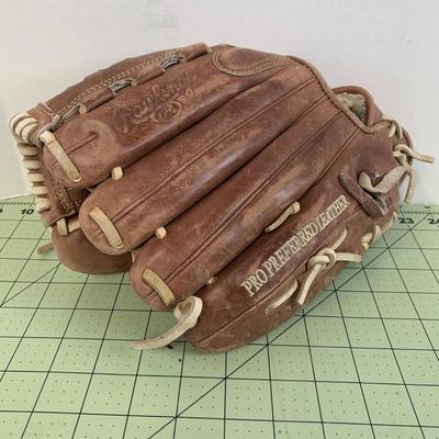 Rawlings Baseball Glove