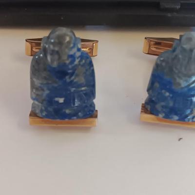 Chinese hand carved Buddha Lapis Lazuli Iguana cuff links and collectible ink pens in case