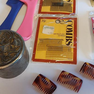 Women's "Junk drawer" lot Collectible beauty and perfume items