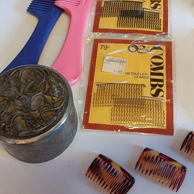 Women's "Junk drawer" lot Collectible beauty and perfume items