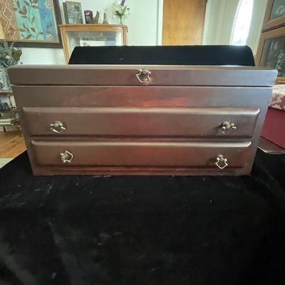 VINTAGE REED & BARTON WOODEN JEWELRY CHEST