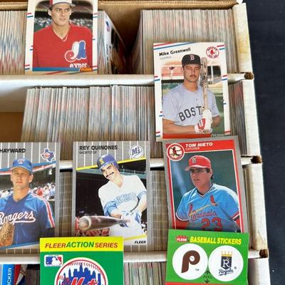 LARGE BOX PARTIALLY FULL OF BASEBALL CARDS