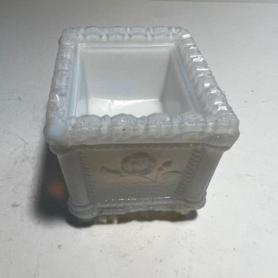 New England Lacy 1840 Opalescent