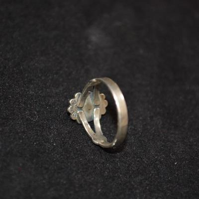 925 Sterling Ring with Turquoise Setting Size 5 2.0g