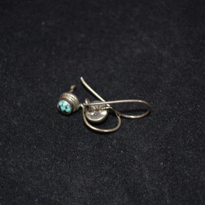 925 Sterling & Turquoise Earrings 1.6g