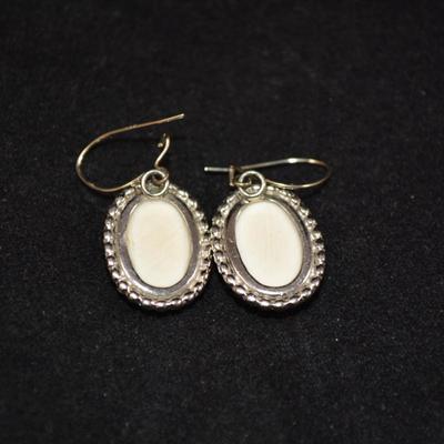 925 Sterling Bone Scrimshaw Drop Earrings 4.0g