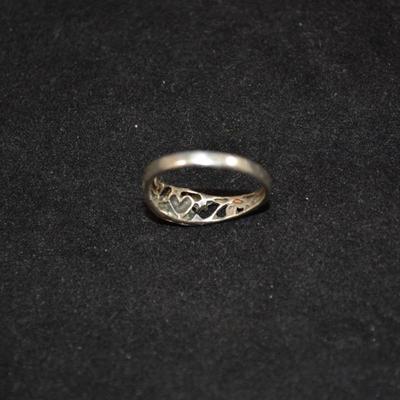 925 Sterling Filigree Heart Ring Size 8.5 2.2g