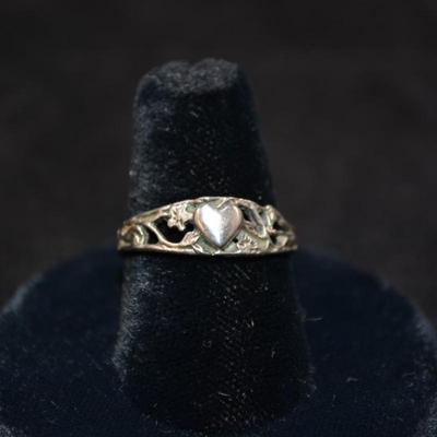 925 Sterling Filigree Heart Ring Size 8.5 2.2g
