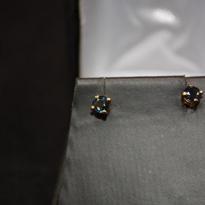 14k Topaz Stud Earrings 1.2g