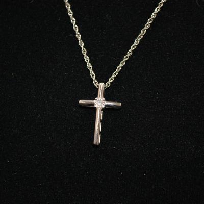 925 Sterling Chain w/ 925 Sterling Cross & Diamond Accent 18" 1.8g