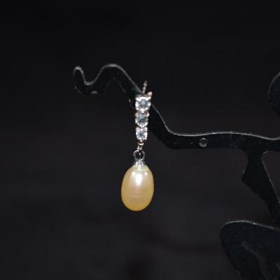 925 Sterling & Cultured Pearl Drop Earrings with Glass Inserts 2.4g