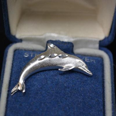 925 Sterling Dolphin Pendant 2.4g