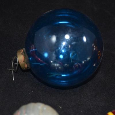 Lot of Vintage Christmas Ornaments