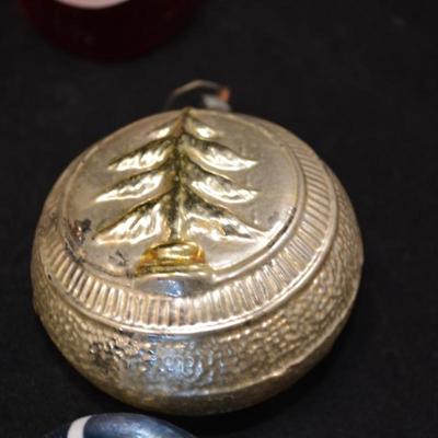 Lot of Vintage Christmas Ornaments