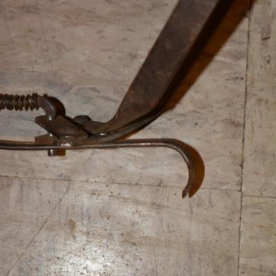 Antique General Store Gripper Tool 52"