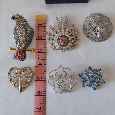 Joan Rivers Brooches and More (PB2-BBL)