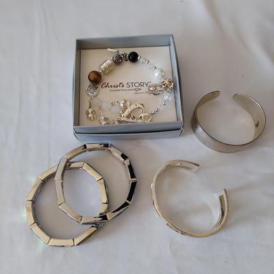 Joan Rivers Brooches and More (PB2-BBL)