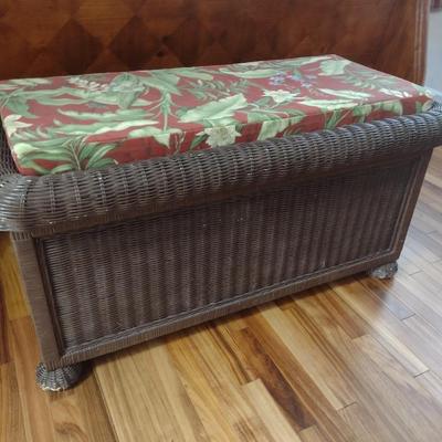 Wicker Weave Blanket Chest Bench with Cushion (No Contents)