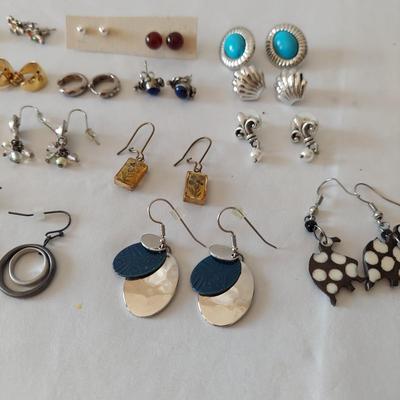 Small Pierced Earrings (PB2-BBL)