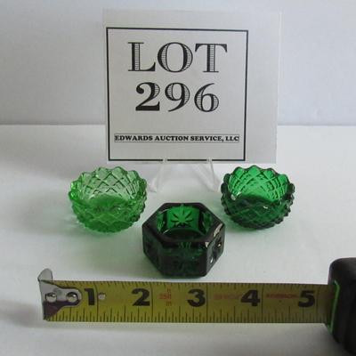 Lot 296: Lot of 3 Green Glass Open Salt Dips