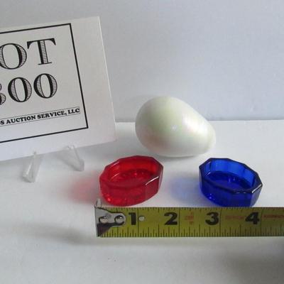 Lot 300:  2 Glass Open Salt Dips and Gibson Glass Egg