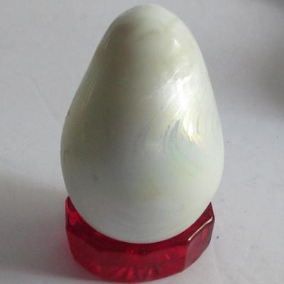 Lot 300:  2 Glass Open Salt Dips and Gibson Glass Egg