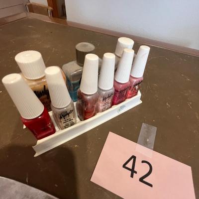 Beauty shop nail polish + more