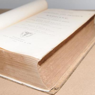 A Treatise on the Principles & Practice of Medicine