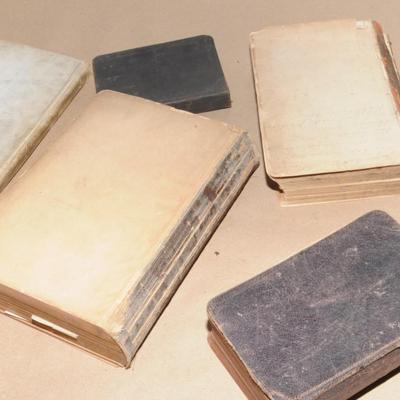 Bibles & Hymn