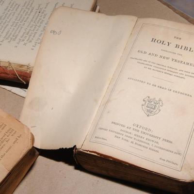 Bibles & Hymn