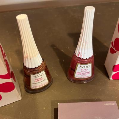 Avon press on nails and polish