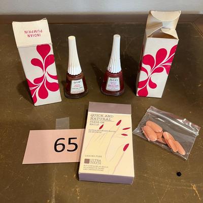 Avon press on nails and polish