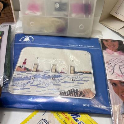 Needlepoint Pictures, Kits, books, thread, Canvas
