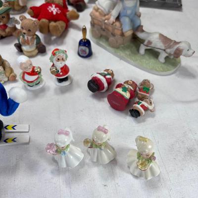 large lot of Collectibles, Precious Moments nativity night light, Cherished teddies, Shadow Box